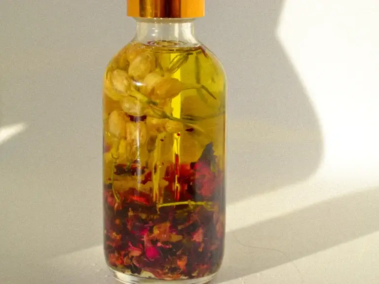 Floral aroma chemicals – rose and jasmine infused oil for cosmetic formulation