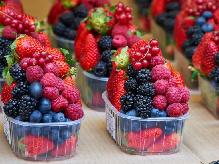 Fruity aroma chemicals – fresh berries representing fruity fragrance notes for cosmetics