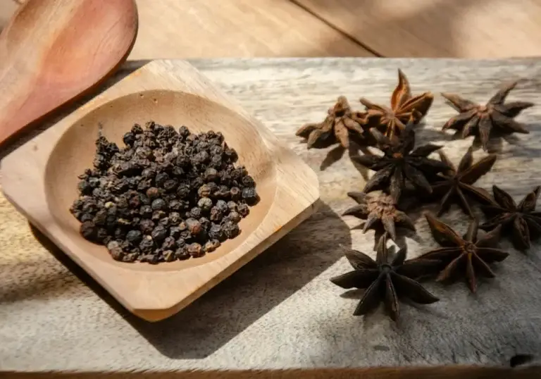 Isobionics Caryophyllene spicy herbal aroma ingredient